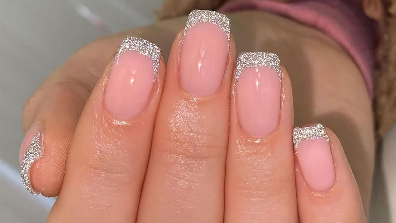 10 Classy Short Nail Designs for your Fingertips