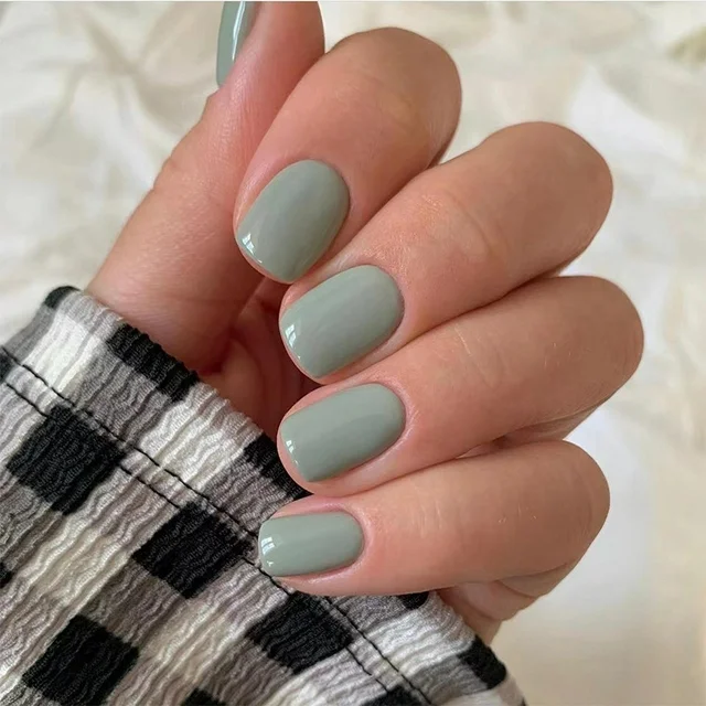 Short Solid Color Manicure