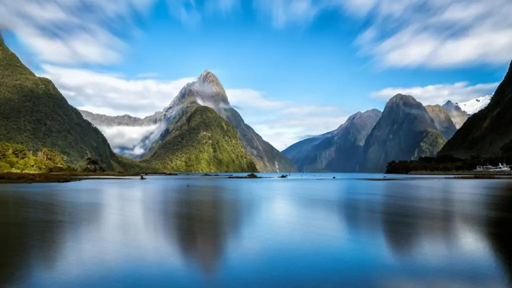 Milford Sound New Zealand landsacpe