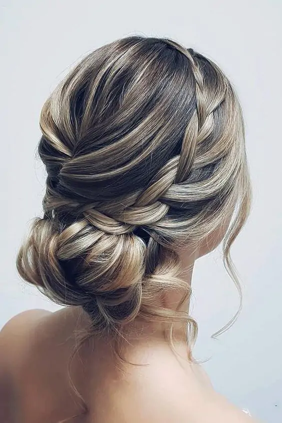 Messy Bun hairstyle for thin hair