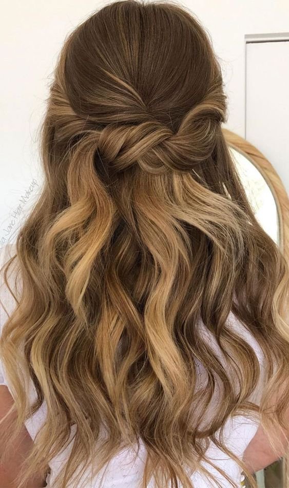 Gorgeous Half up hairstyles – Twisted Half Up