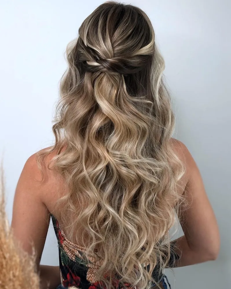 Half-Up Half-Down hairstyle with Messy Beach Waves