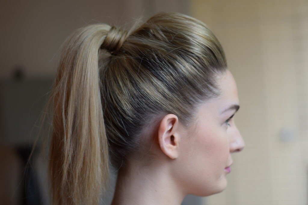 Voluminous Ponytail Hairstyle for thin hairs