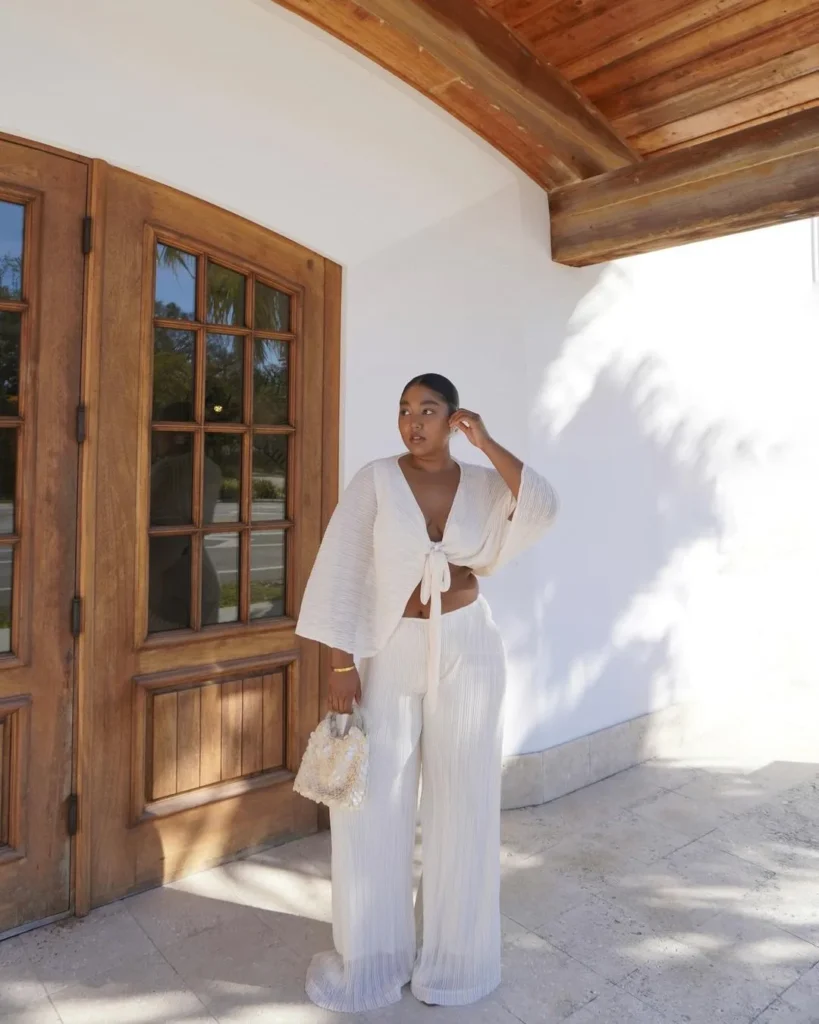 Elegant Beach Outfit: Flowing White Set with Tie-Front Top
