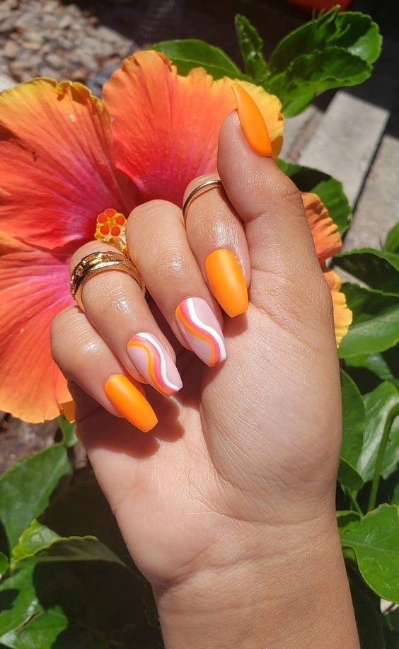 70s Retro Accent Summer Nails