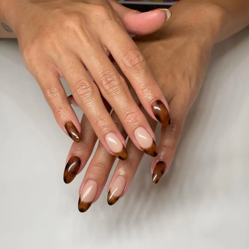 Chestnut gradient nails with almond shape and brown tips for fall