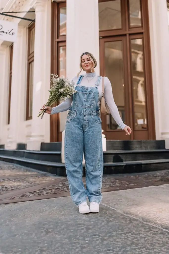 A lightweight, flowy jumpsuit with a cinched waist, paired with sandals or mules. Add a sleek crossbody bag and hoop earrings for a stylish finish. Why It Works: Comfortable and chic, jumpsuits are a great one-piece wonder for effortless spring dressing. Ideal for everything from brunch to weekend outings.