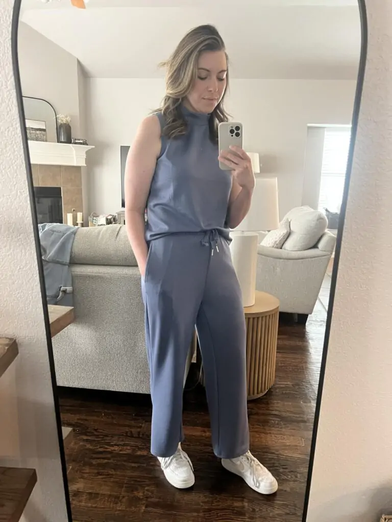 Two Piece Sets for Women Summer Outfits Lounge Sets Mock Neck Tops Wide Leg Crop Pants Vacation Travel Outfits
