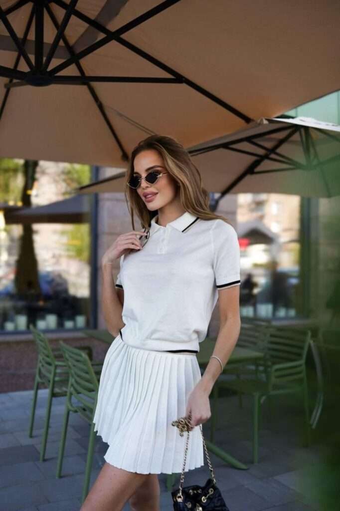 A fresh twist on the classic preppy style. Comfortable for all-day wear, yet polished enough for presentations. Pair with crisp white sneakers for a clean, academic look.