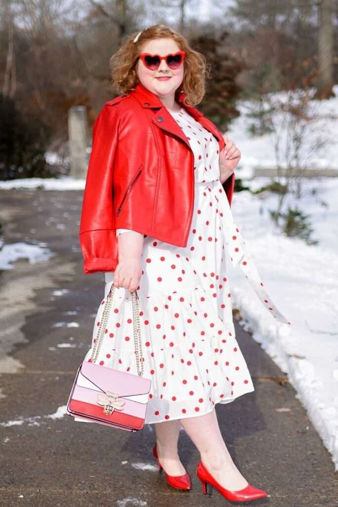 Plus size Valentine’s Day outfit with lace detailing