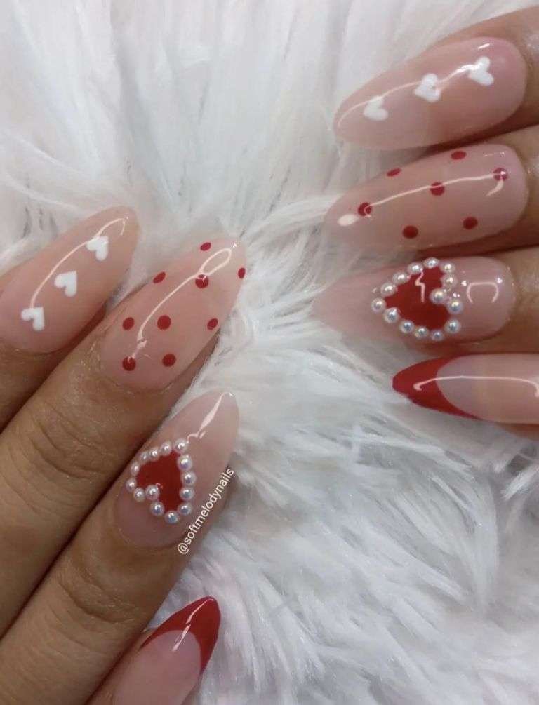 Heart-shaped stone clusters