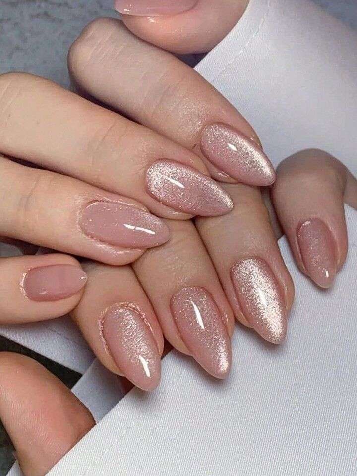 Mirror-like pink chrome Valentine nail ideas