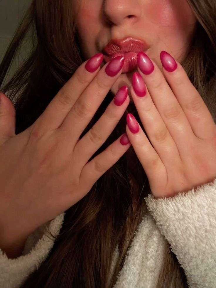 Pink + red halo blends Valentine nail ideas