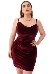 Plus size Valentine’s Day outfit in neutral tones