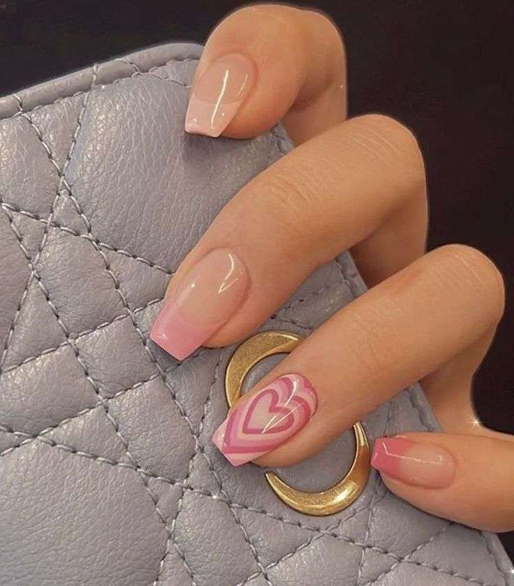 Thin line heart outlines nails