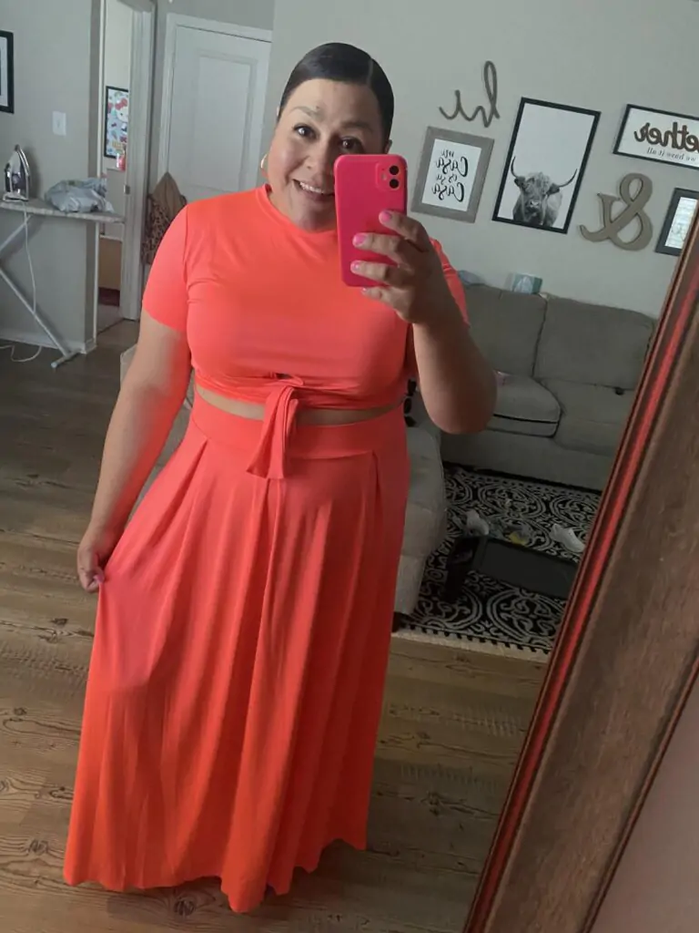 Plus size Valentine’s Day outfit with flowing fabric