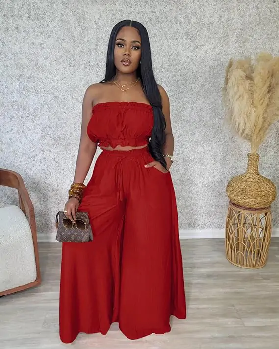 Plus size Valentine’s Day outfit in neutral tones
