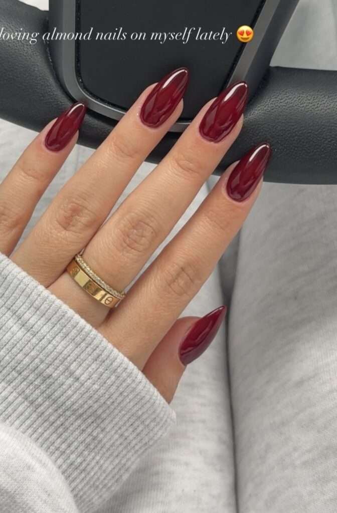 Classic cherry red nails are the ultimate "power manicure," known for their timeless, bold, and sophisticated appeal. In 2026, this shade remains a centerpiece of the "Clean Girl" and "Mob Wife" aesthetics, favored for its ability to look equally stunning on short natural nails and long stiletto shapes. 