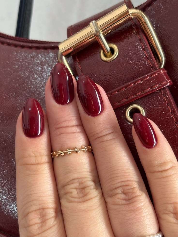 Classic cherry red nails are the ultimate "power manicure," known for their timeless, bold, and sophisticated appeal. In 2026, this shade remains a centerpiece of the "Clean Girl" and "Mob Wife" aesthetics, favored for its ability to look equally stunning on short natural nails and long stiletto shapes. 