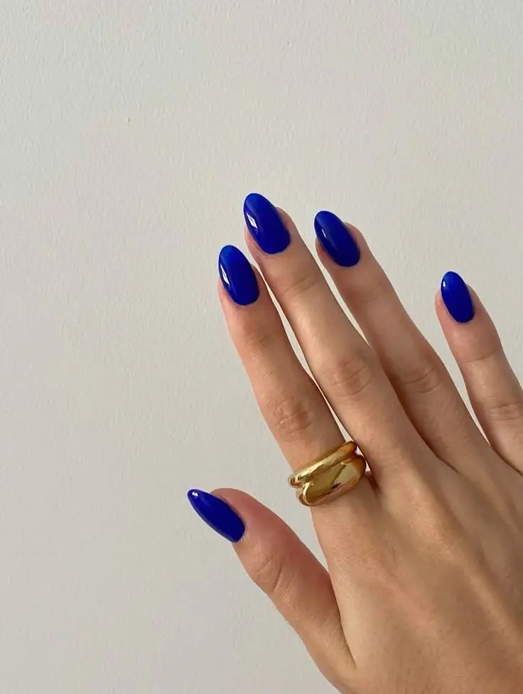 Cobalt blue statement nails are a bold, high-contrast trend for 2026, often associated with the "nautical chic" and "electric primary" aesthetics. This shade is a deep, vivid blue that provides a striking pop against any skin tone and is a favorite for those wanting a manicure that stands out without relying on heavy nail art.
