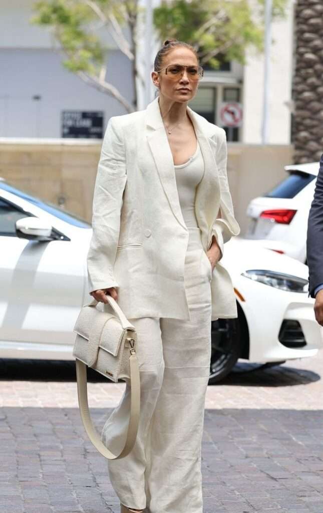 Linen blazers with matching wide-leg trousers