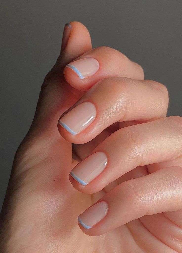 Micro French tips—also known as "skinny French" or "baby French"—are a refined, minimalist update to the traditional 90s manicure. This trend features an ultra-thin line at the very edge of the nail, often no thicker than a piece of thread, making it the go-to look for the "quiet luxury" and "clean girl" aesthetics of 2026.