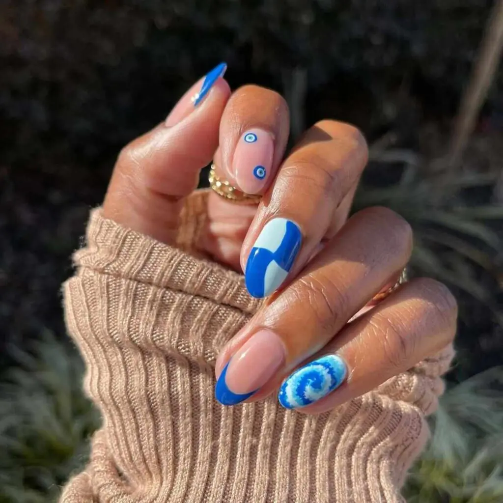 Cool down your seasonal transition with this bold, cobalt blue mix