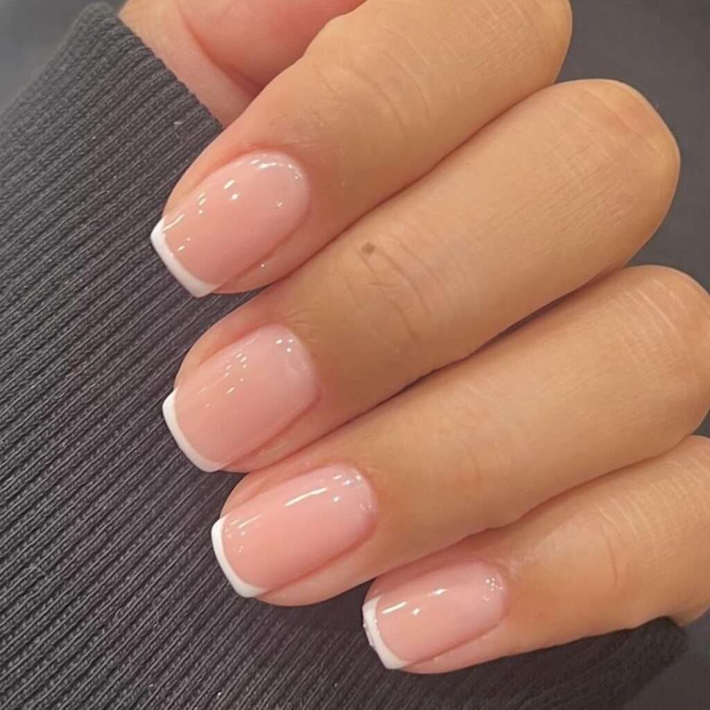 micro french tip nails