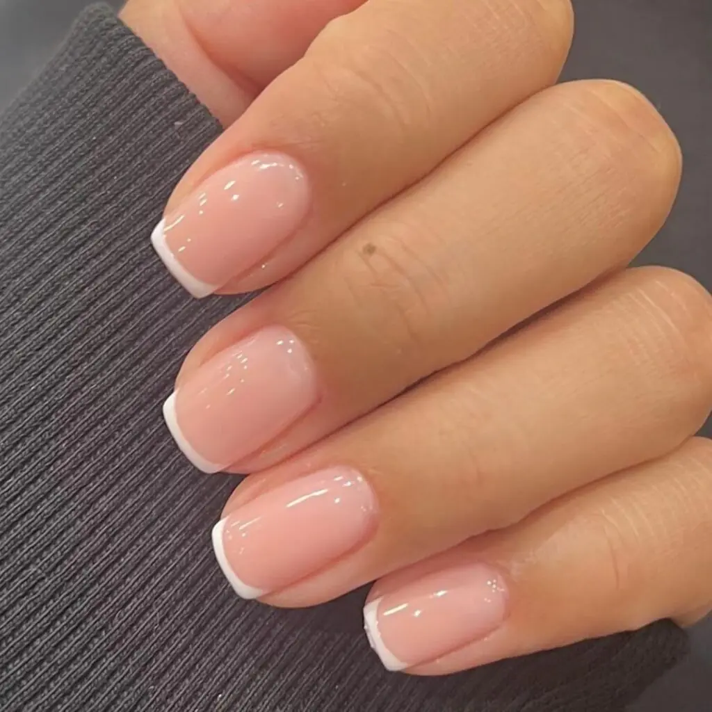 micro french tip nails